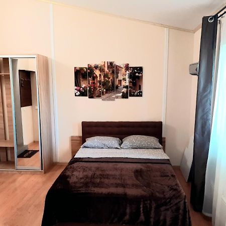 Studio Apartments In Center Mini 5 Поверх Без Ліфту Ivano-Frankivszk Kültér fotó