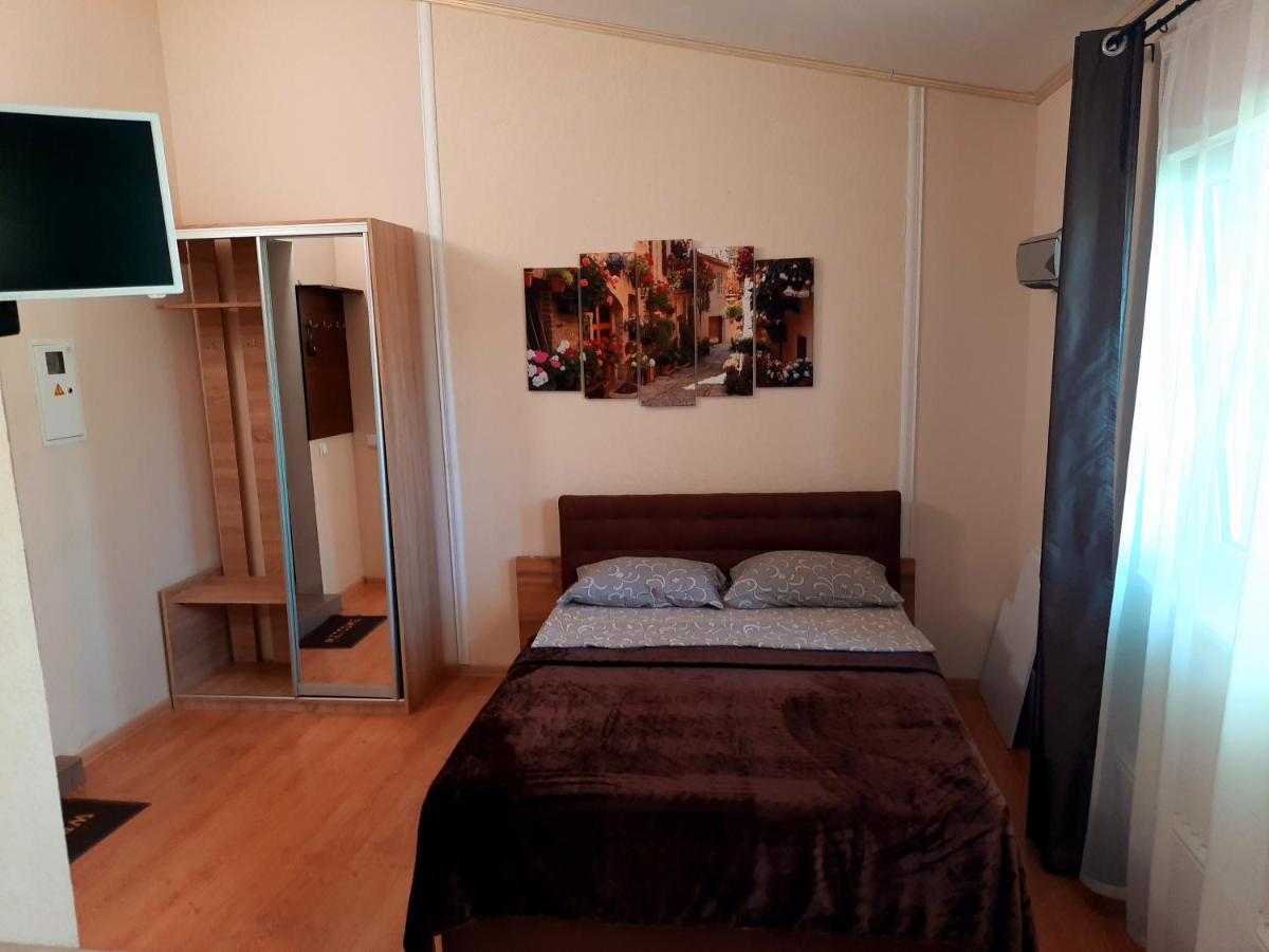 Studio Apartments In Center Mini 5 Поверх Без Ліфту Ivano-Frankivszk Kültér fotó